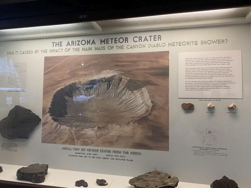 2022-07-19_ILChi,SecondFloor,FieldMuseum_Arizona-meteor