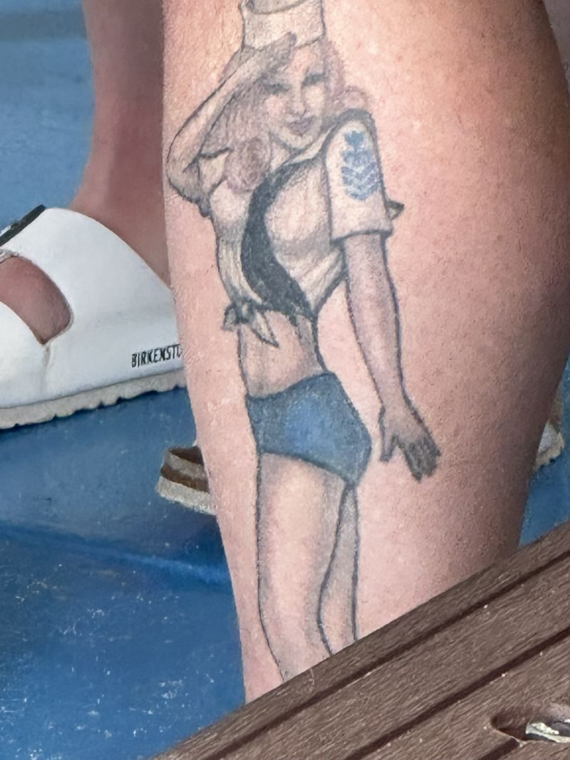 tattoo_Sailor-Lady-on-leg