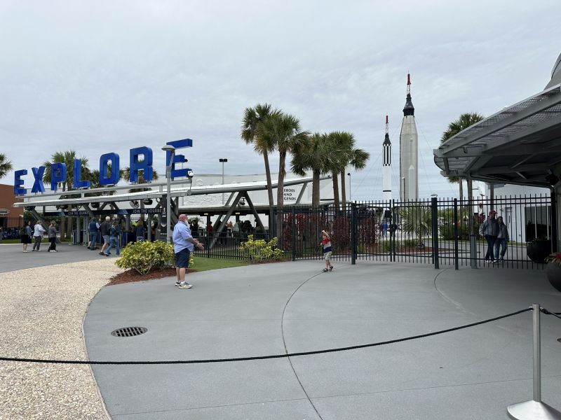 KennedySpaceCenter_Entrance-turnstyle1