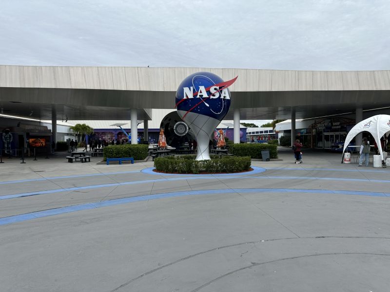 KennedySpaceCenter_entrance-to-park