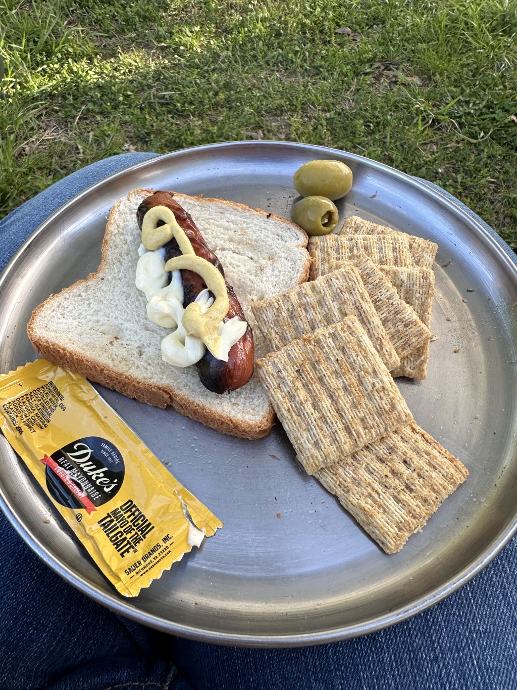 ALStevenson,_hotDog-on-whiteBread_crackers