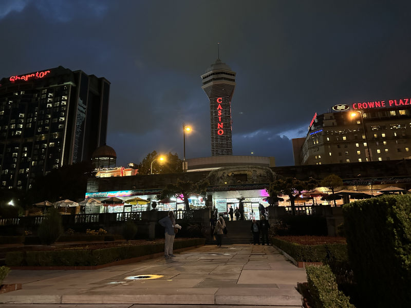 2024-09-09_ONNiagaraFalls,TheSecretGarden-Restaurant-NightView